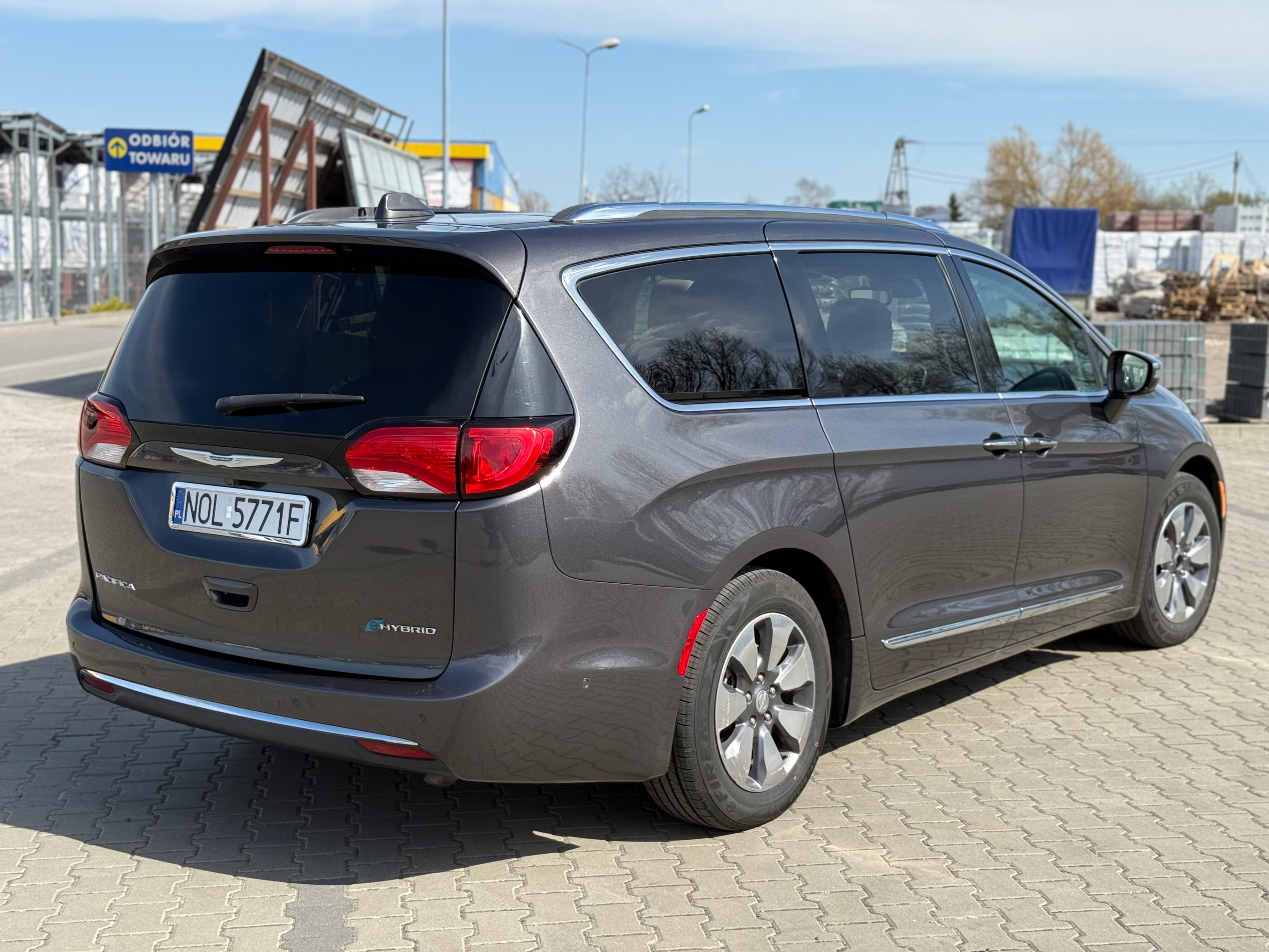 Chrysler Pacifica przód